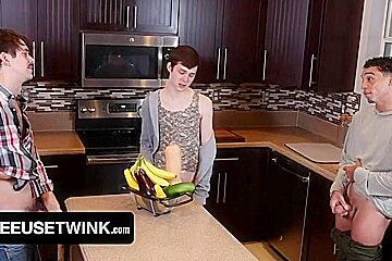 Welcome To The Free Use Kitchen Feat - Jonah Wheeler, Amone Bane And Dakota Lovell