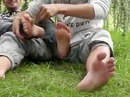 Yoo VS Max - Tickle Session - Round 2