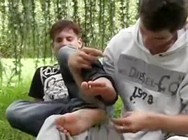 Yoo VS Max - Tickle Session - Round 2