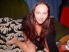 Your Milf Girlfirend Cerise Reads Sapphic Poem Of A Passionate Nun Tries Spanish Shyly