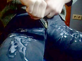 autobukkake in knallengen Jeans