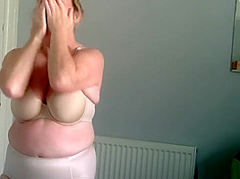 bbw wife dressing