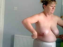 bbw wife dressing
