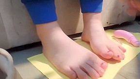 chinese student 18+ feet