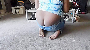 ebony buttcrack
