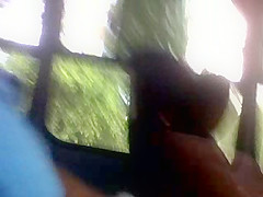 exitado con chica en el bus