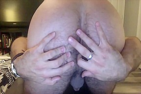 hairy muscle bear takes dildo on cam