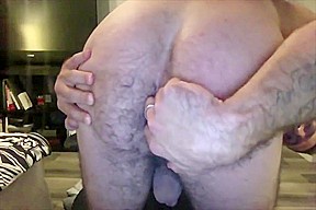 hairy muscle bear takes dildo on cam