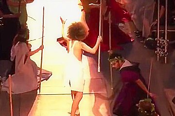 hot performance Teatro Oficina