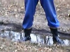 nlboots - to pee or not to pee, in any case going home