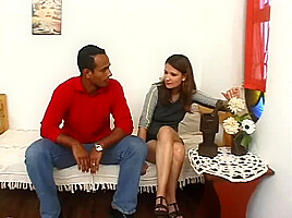 paulinha com o amigo da irma
