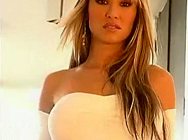 short skirt,croptop,no panties HOT