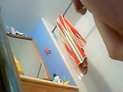 spied as she checks her cute ass