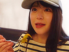 色白美人の自慢の彼女をハメ撮りセックス！ハードなピストンでイキまくり